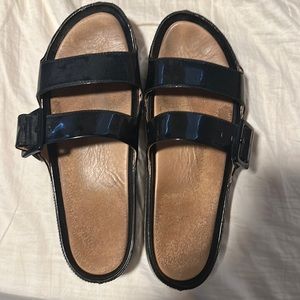 UGG SANDALS